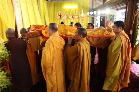 Nam Định: Lễ nhập kim quan trưởng lão HT. Thích Minh Tâm