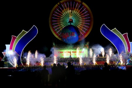 Hà Tĩnh: Hơn 7000 người tham dự lễ bế mạc Tuần lễ văn hóa Phật đản PL 2561