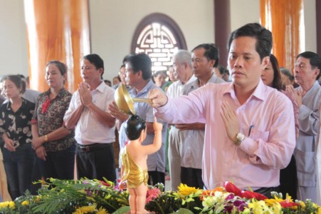 Hà Tĩnh: Phật giáo huyện Thạch Hà kính mừng Đại lễ Phật đản PL 2562