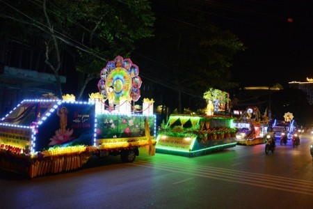 Phật giáo Phú Thọ tổ chức diễu hành xe hoa mừng ngày Phật đản