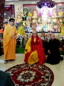 Tinh khôi màu áo đạo 