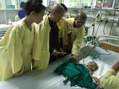 Chùa Phổ Hiền đến với các bệnh nhân có hoàn cảnh khó khăn