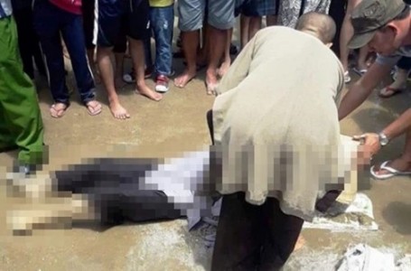 Xót xa bốn sư cô bị xoáy nước cuốn khi đi tắm biển