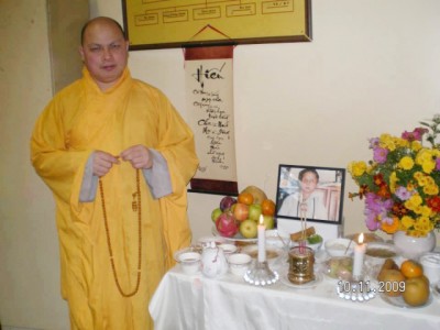 Tâm tình bên mộ mẹ