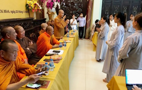 Thẩm định mẫu sắc phục cư sĩ Phật tử