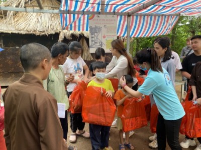 Tôi 'ghét' Từ thiện !