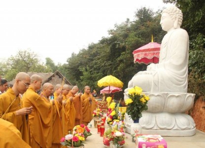 Lễ an vị tôn tượng Đức Bổn sư tại Thiền viện Trúc Lâm Yên Thành