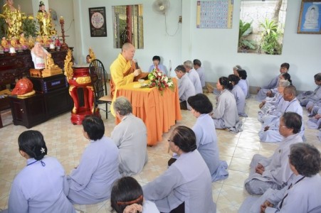 TT.Thích Chân Tính giảng pháp tại chùa Long Khánh 