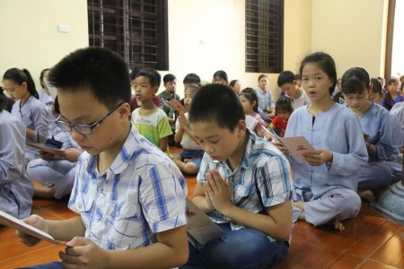 Hà Nội: Khóa tu thiếu nhi 'Uơm mầm sen Việt'