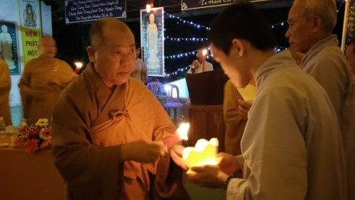 Khánh Hòa: Hoa đăng vía Phật Di Đà chùa Linh Sơn Pháp Ấn