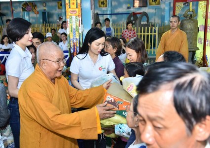 Vĩnh Long: Chùa Phước Quang, Vu lan báo hiếu chia sẽ nghĩa tình 