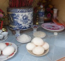 Hà Nội: Người đàn ông bị "rắn thần" nhập chỉ ăn trứng sống