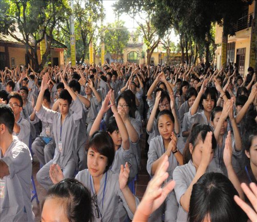 Ngày tu tập thứ hai của khóa tu “Nuôi dưỡng lòng từ”tại Chùa Bằng