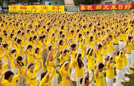 Pháp Luân Công dòng khí công biến người tập tự nguyện thành nô lệ