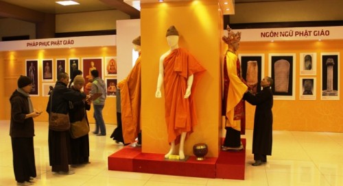 Tự ý đắp y phục của Tăng ni là vi phạm pháp luật