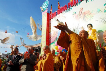 Ý nghĩa Đại lễ Phật đản PL 2559 - DL 2015