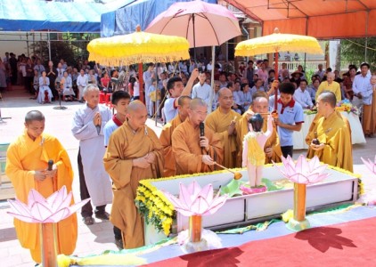 Hà Tĩnh: Phật giáo huyện Hương Sơn tổ chức Đại lễ Phật đản PL 2559 
