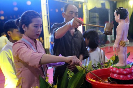 Hà Tĩnh: Phật giáo huyện Nghi Xuân tổ chức đại lễ Phật đản PL 2563