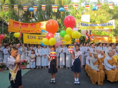 Phật giáo thị xã Ninh Hòa trang nghiêm tổ chức Đại lễ Phật đản PL. 2559