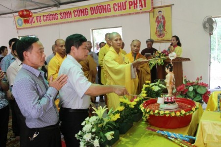 Hà Tĩnh: Phật giáo huyện Thạch Hà tổ chức Đại lễ Phật đản PL 2559