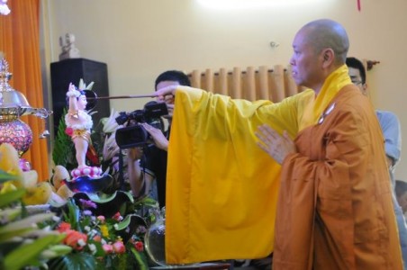 TT. Thích Chân Tính tham dự Đại lễ Phật đản tại Tịnh Viện Pháp Hạnh