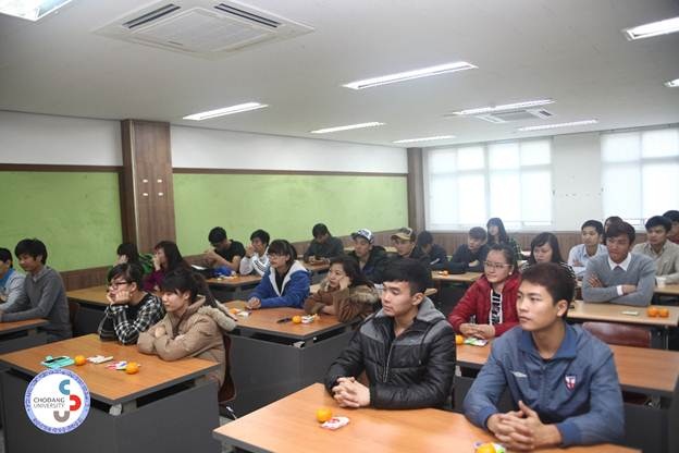 Sư cô TN Giới Tánh giảng pháp tại Đại học Chodang Hàn Quốc