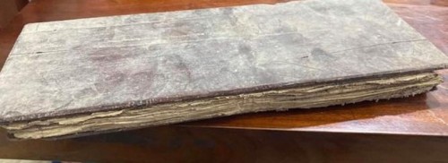 Phát hiện cuốn kinh Di Đà cổ quý giá