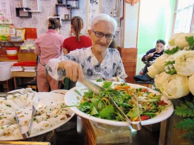 Quán buffet chay tùy tâm giữa lòng Sài Gòn
