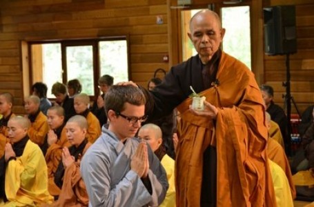 Quý Hòa thượng, Thượng tọa, Đại đức, Tăng ni mang họ gì ?