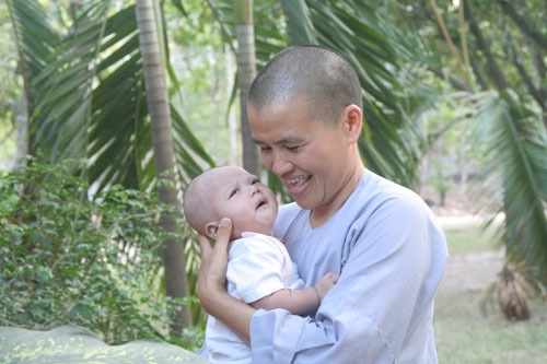 Sư cô Thiền Luận và những đứa trẻ như mơ