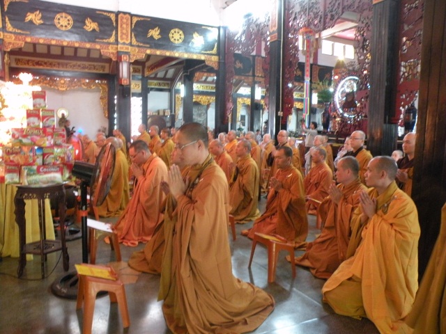 Tổ đình Vĩnh Nghiêm trì tụng kinh Dược Sư cầu an cho Sư ông Làng Mai