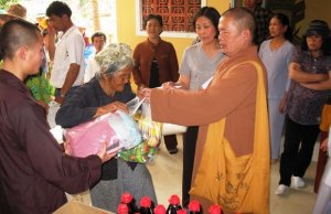 Ăn Tết nhà Phật có gì lạ không?