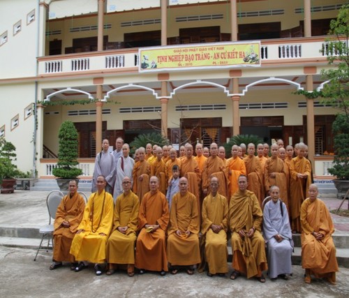 Thường trực BTS GHPGVN Thành phố Hà Nội thăm các Trường hạ hậu an cư