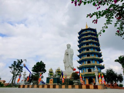 Bảo tháp Di Đà chùa Đại Giác công trình thế kỷ tại tỉnh Quảng Bình