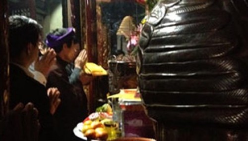 Thầy cúng VIP và những đại gia mê muội 'huyền cơ'