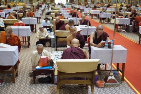 Chính phủ Myanmar tổ chức thi đọc tụng Tam Tạng cho chư Tăng 