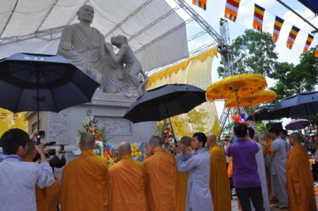 Lễ khánh thành tượng và kỷ niệm lần thứ 998 ngày giỗ Quốc sư Vạn Hạnh