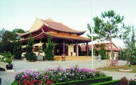 Xin gởi sự chia buồn sâu sắc của con đến với Ni Sư trụ trì thiền viện