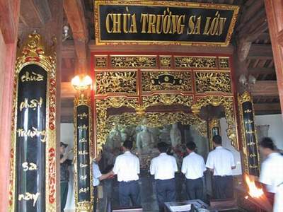 Tiếng chuông chùa giữa biển Ðông