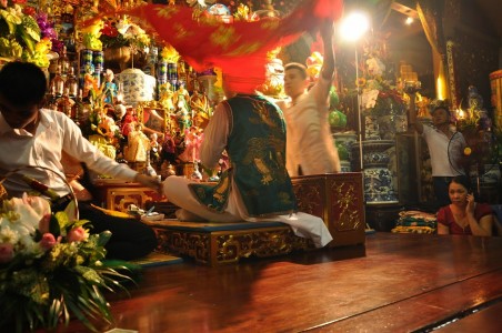 Những loại tín ngưỡng nhân gian không phải là Đạo Phật