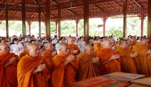 Tịnh xá Trung Tâm, Pháp Viện Minh Đăng Quang cúng dường Trường hạ tỉnh Vĩnh Long