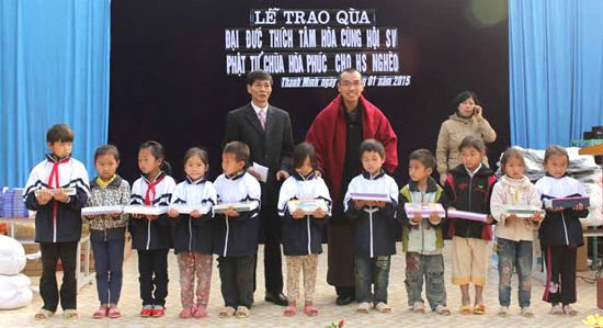 Chuyến từ thiện ý nghĩa của thanh niên Phật tử chùa Hòa Phúc