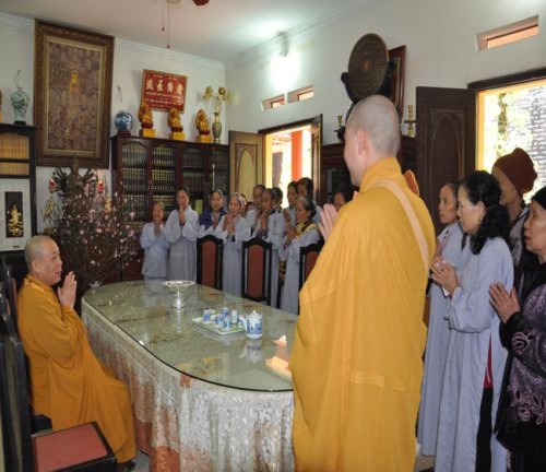 Chùa Bằng: Mùng 3 ấm áp với tinh thần 'Tôn sư trọng đạo'