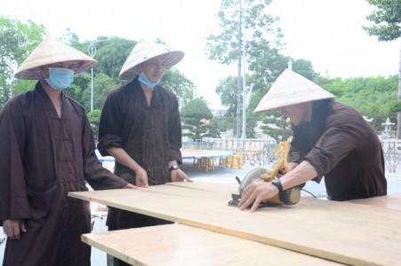 Chùm ảnh chùa Hoằng Pháp chuẩn bị đại lễ Phật đản 2020 