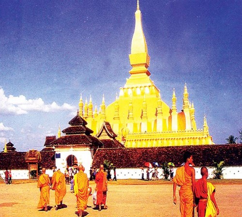 Trẩy hội chùa vàng