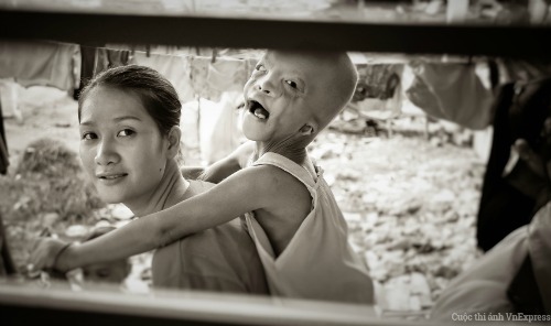 Vị thầy chân đất cưu mang hàng trăm mảnh đời *