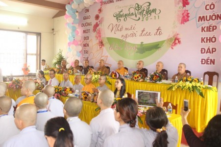 Đà Nẵng: Trường TC Phật học chào mừng ngày nhà giáo Việt Nam 20-1