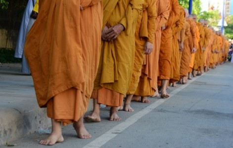 Chùm ảnh nét đẹp truyền thống trì bình khất thực 