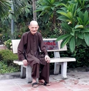 Phổ độ quần  sanh – Tuệ đăng thường chiếu