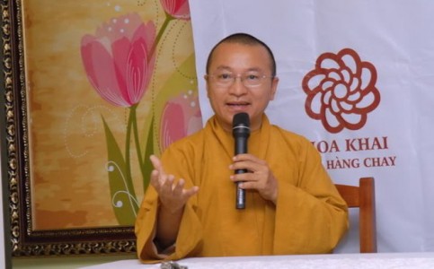 TT.Thích Nhật Từ: Cha mẹ hãy biết chậm giàu một chút để lo cho con